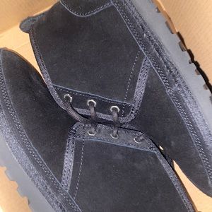 Womens uggs size 8